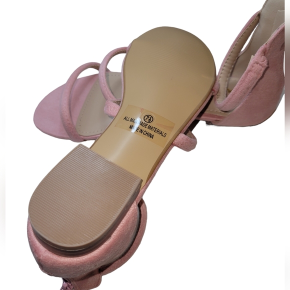 Lulu's Quin Pink Suede Flat Sandals Size 7 1/2 Barbiecore - Picture 7 of 9